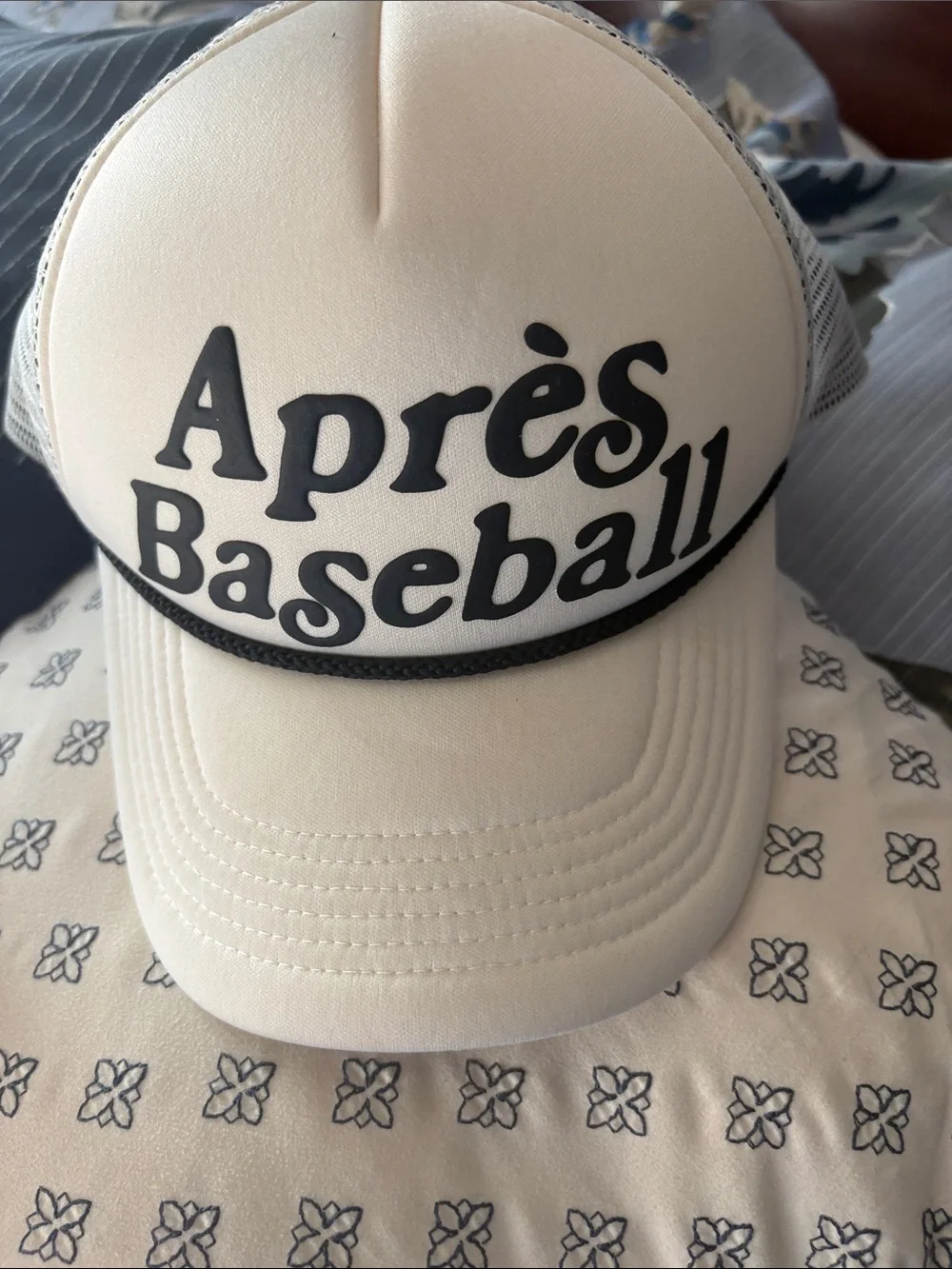 Après Baseball Foam Trucker Hat in White with Black Trim